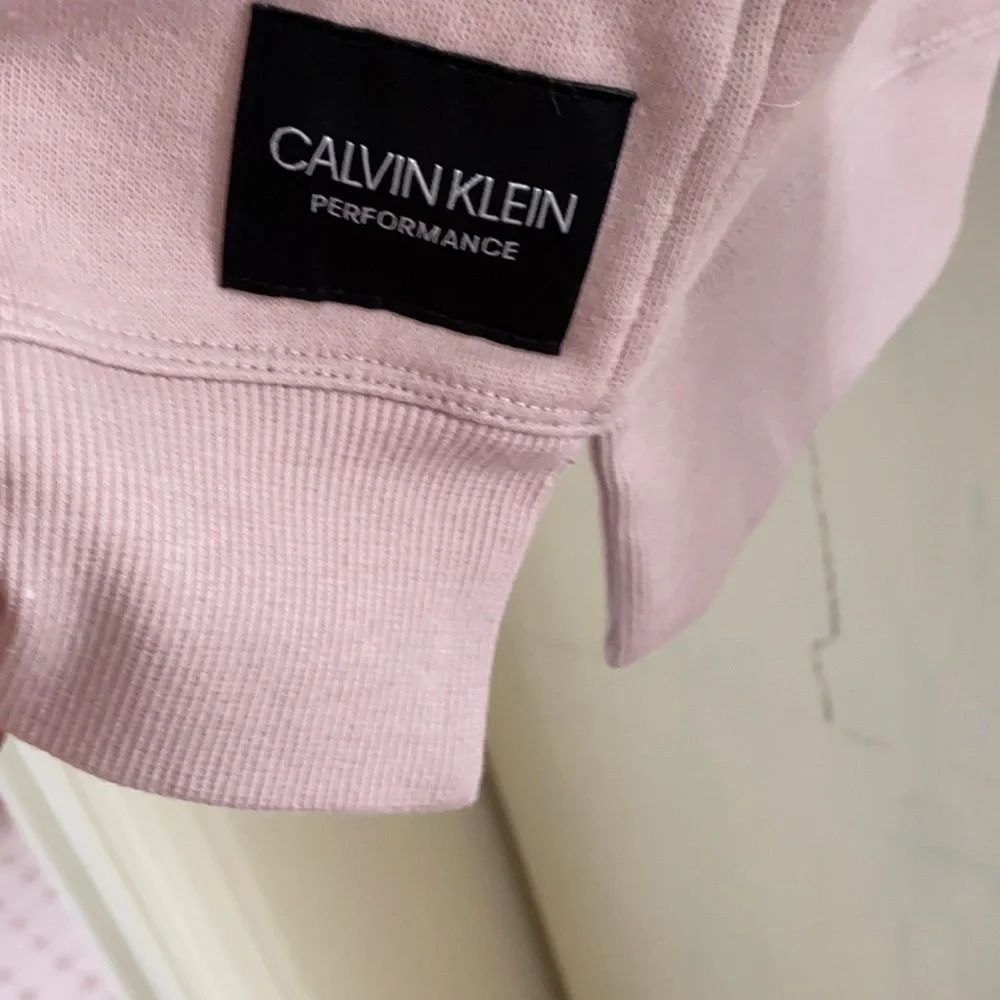 Calvin Klein - Picture 4 of 7